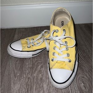 Yellow converse size 7 women’s